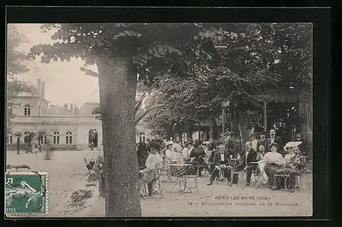 AK Néris-les-Bains, Kiosque au moment de la Musique