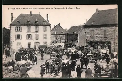 AK St-Gervais-d`Auvergne, La Gendarmerie, Un jour de foire