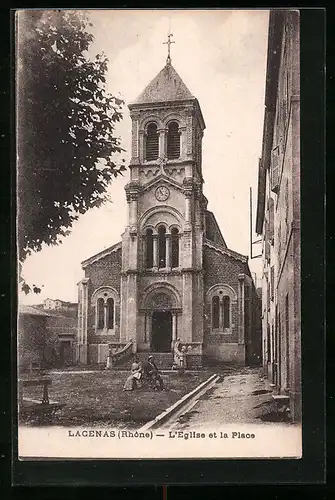 AK Lacenas, L`Eglise et la Place