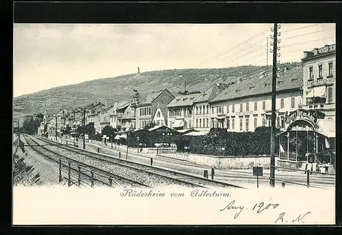 AK Rüdesheim, Strassenpartie mit Hotel Darmstädter-Hof vom Adlerturm