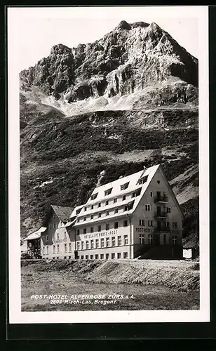 AK Zürs, Post-Hotel Alpenrose mit Bergpanorama