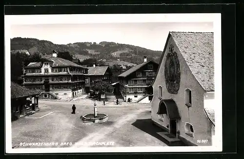 AK Schwarzenberg i. Breg. Wald, Kirchplatz mit Brunnen