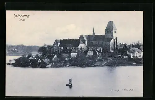 AK Ratzeburg, Blick auf den Dom vom Wasser aus