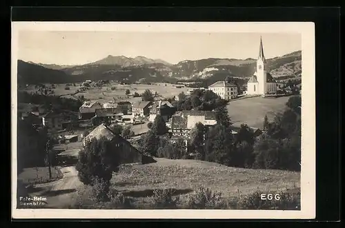 AK Egg, Strasse und Ortsansicht mit Blick auf Gebirgskette