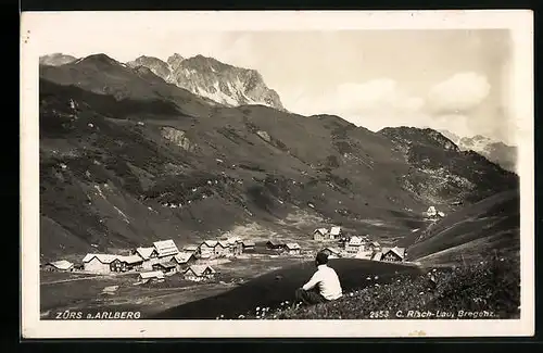 AK Zürs am Arlberg, Gesamtansicht mit Bergblick