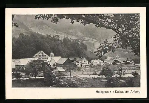 AK Dalaas am Arlberg, Heiligkreuzkirche und Gasthof zur Post