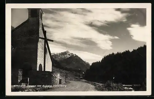 AK Langen am Arlberg, Kirche mit Bergen