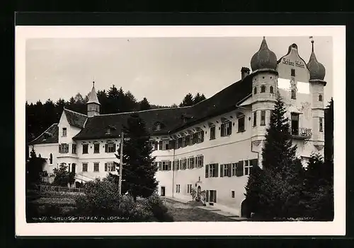 AK Lochau, Schloss Hofen - Gebäudeansicht mit Nadelbäumen