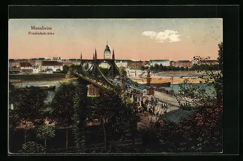 AK Mannheim, Friedrichsbrücke mit Strassenbahn von oben gesehen