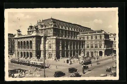 AK Wien, Oper aus der Vogelschau mit Strassenbahnen