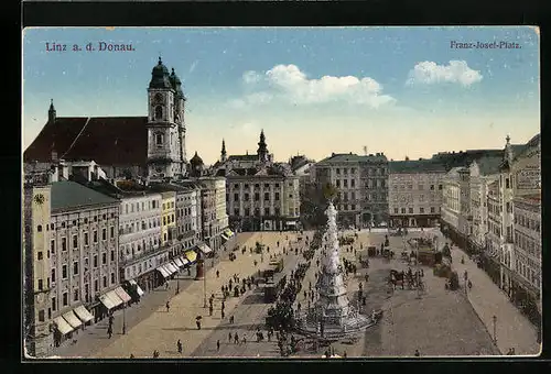 AK Linz a. D., Franz-Josef-Platz mit Strassenbahnen von oben gesehen