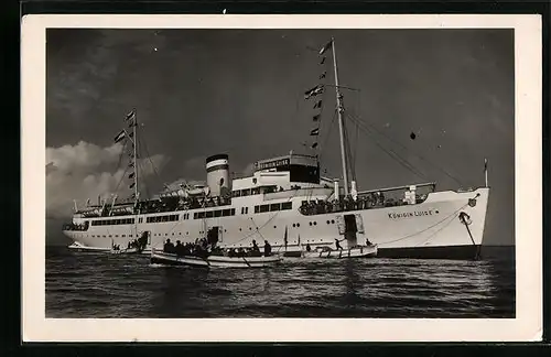 AK Passagierschiff Königin Luise in Flaggengala beim Ausbooten vor der Küste Helgolands