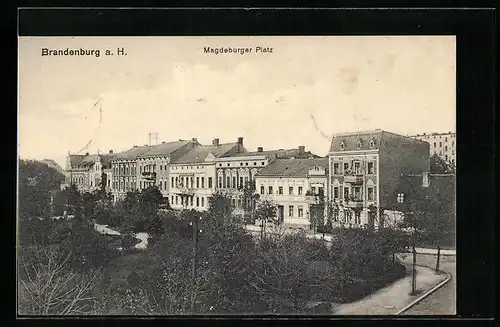 AK Brandenburg a. H., Strassenblick Magdeburger Platz aus der Vogelschau