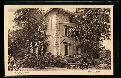 AK Milow /Havel, Der Lindenhof - Gartenansicht