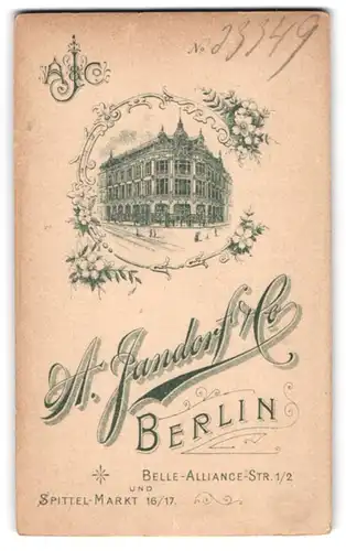 Fotografie A. Jandorf & Co., Berlin, Florale Verzierung um das Ateliersgebäude