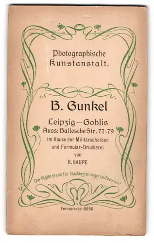 Fotografie B. Gunkel, Leipzig-Gohlis, Äuss. Hallesche Str. 77-79, florale Jugendstilverzierung um die Fotografen Adresse