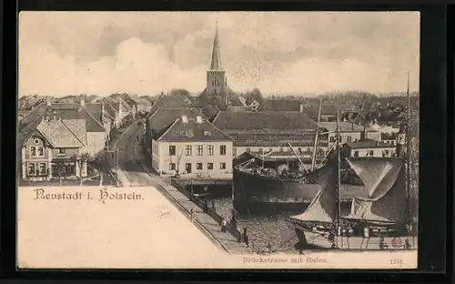 AK Neustadt i. Holstein, Brückstrasse mit Hafen