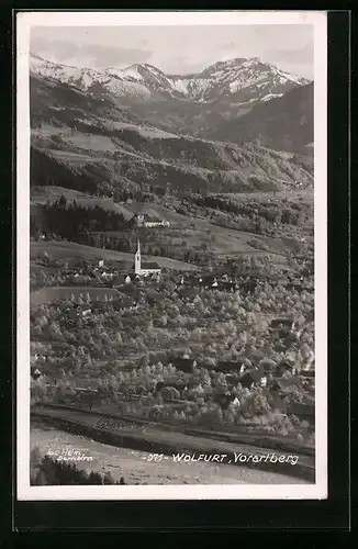 AK Wolfurt, Ortsansicht gegen das Gebirge