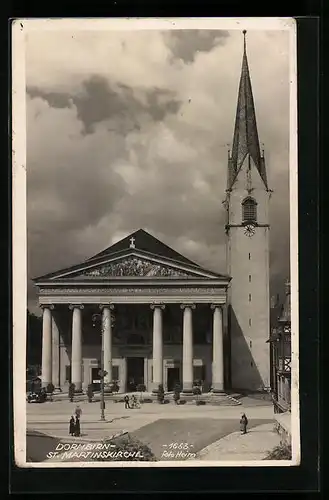 AK Dornbirn, Passanten vor der St. Martinskirche