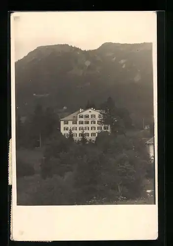 Foto-AK Andelsbuch, Hotel Marienheim aus der Ferne