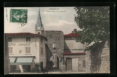 AK Chasselay, La Vieille Porte et le Clocher