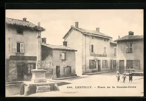 AK Lentilly, Place de la Grande-Croix