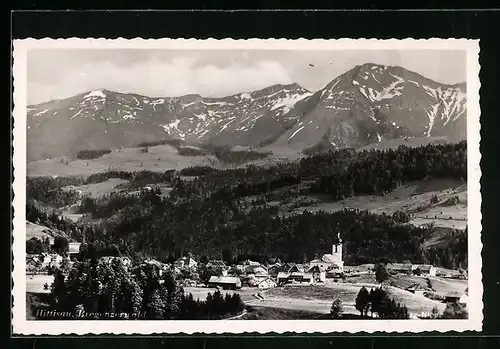 AK Hittisau, Panorama des Ortes mit Bergkette