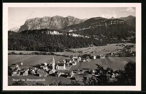 AK Bezau, Totalansicht aus der Vogelschau mit Bergkette