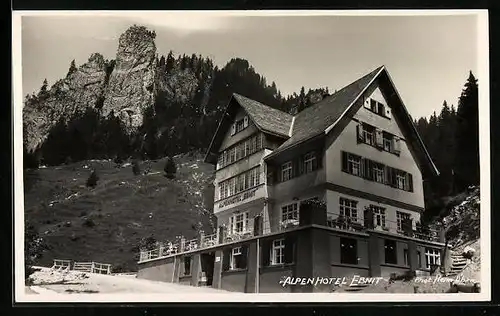 AK Ebnit, Gleichnamiges Alpenhotel gegen Felsformation