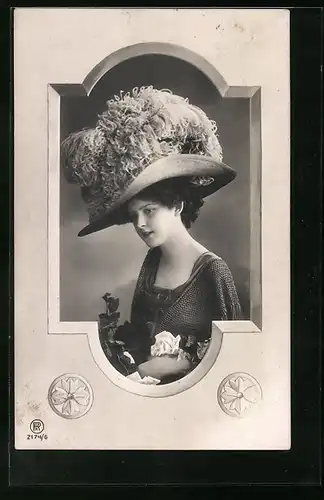 Foto-AK RPH Nr. 2174 /6: Junge Dame mit grossem Hut