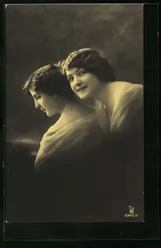 Foto-AK RPH Nr. 3342 /2: Zwei Schwestern in romantischer Stimmung