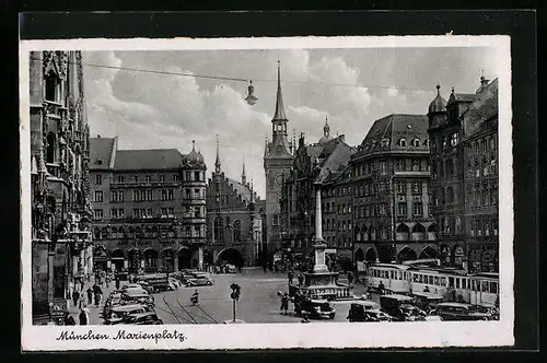AK München, Strassenbahn auf dem Marienplatz