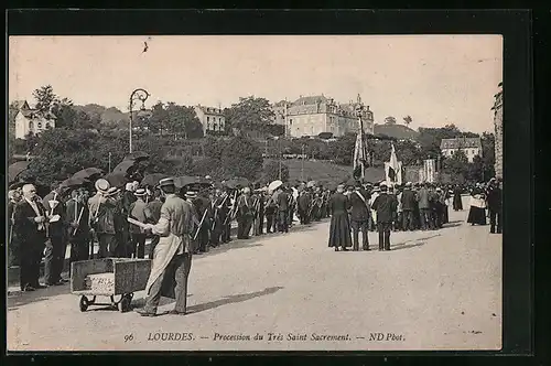 AK Lourdes, Procession du Trés Saint Sacrement