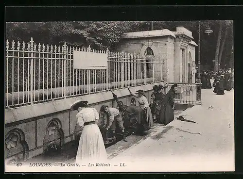 AK Lourdes, la Grotte, les Robinets