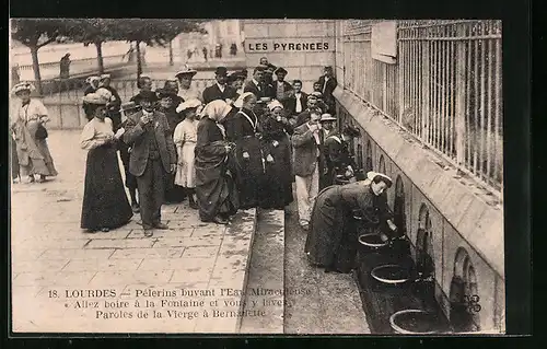 AK Lourdes, Pélerins buvant l'Eau Miraculeuse