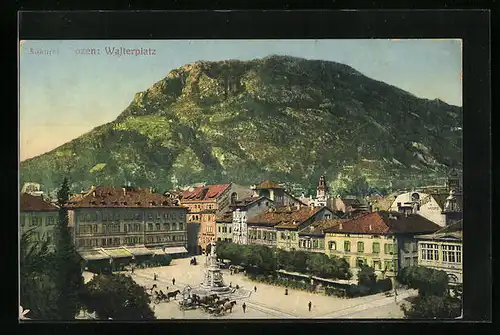 AK Bozen, Walterplatz mit Denkmal