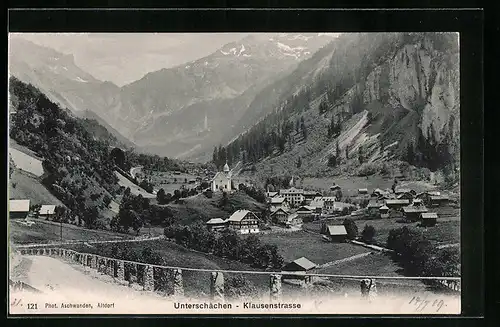 AK Unterschächen (Klausstrasse), Ortsansicht vom Weg aus