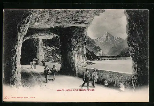 AK Flüelen, Axenstrasse mit Bristenstock