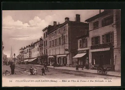 AK Villefranche-sur-Saone, Hotel de l`Ecu de France et Rue Nationale