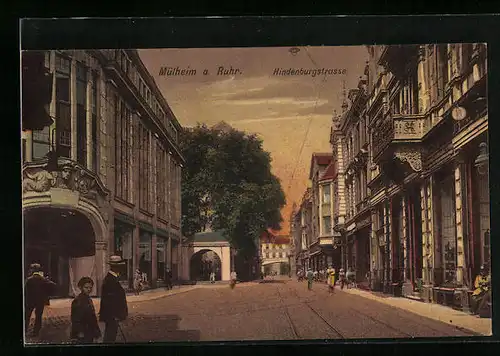AK Mülheim a. Ruhr, Hindenburgstrasse mit Passanten