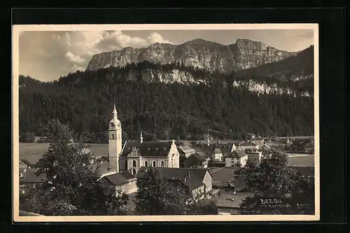 AK Bezau, Teilansicht mit Kirche und Kanisfluh