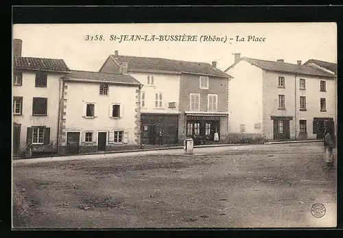 AK Saint-Jean-la-Bussière, La Place