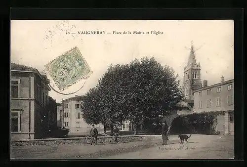 AK Vaugneray, Place de la Mairie et l`Église