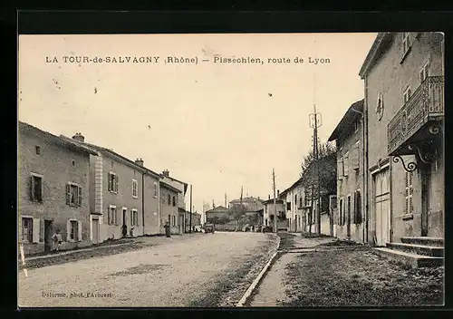 AK La Tour-de-Salvagny, Pissechien, Route de Lyon