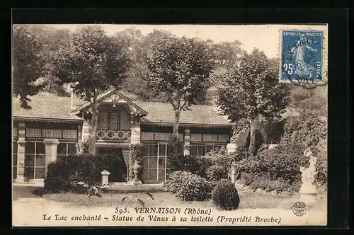 AK Vernaison, Le Lac enchanté, Statue de Vénus à sa toilette