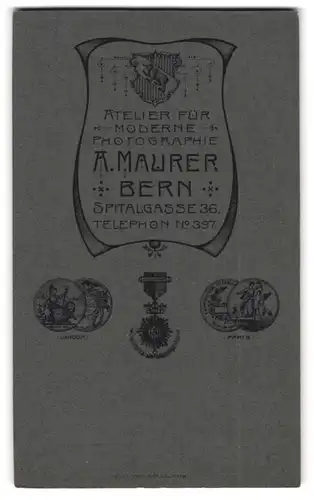 Fotografie A. Maurer, Bern, Spitalgasse 36, Medaillen und Orden, Wappen