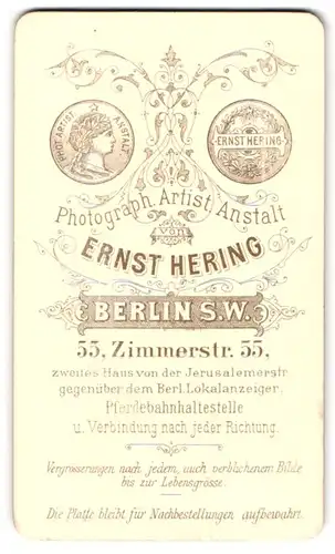 Fotografie Ernst Hering, Berlin, Zimmerstr. 55, Medaillen und florale Jugendstilverzierung