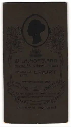 Fotografie Wilh. Hofmann, Erfurt, Fraunekopf im Schattenriss mit floraler Verzierung