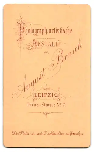 Fotografie A. Brasch, Leipzig, Lehrer der Fakultät Leipzig im Anzug mit Fliege