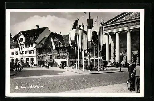 AK Dornbirn, Export- und Mustermesse, Strassenpartie mit altem Haus